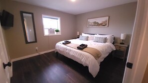 2 bedrooms, iron/ironing board, free WiFi, bed sheets - Fully renovated apartment in the heart of the Finger Lakes (Burdett)