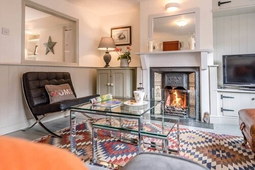 Periwinkle, a delightful coastal cottage