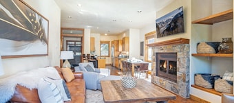 SUNSHINE AT THE TERRACES - SKI IN/OUT, in MV Meadows, Longer Stay Discounts!