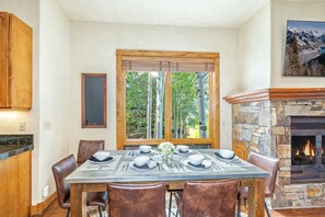 Dining - SUNSHINE AT THE TERRACES - SKI IN/OUT, in MV Meadows, Longer Stay Discounts! (Mountain Village)