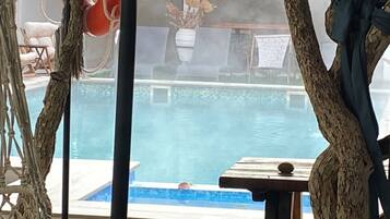 Suối nước nóng