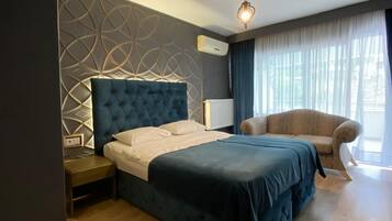 Standaard kamer, balkon, uitzicht op tuin | Verduisterende gordijnen, geluiddichte muren