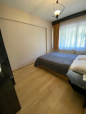 ファミリー アパートメント バルコニー ガーデンビュー | 遮光カーテン、防音設備、アイロン / アイロン台、WiFi (無料)