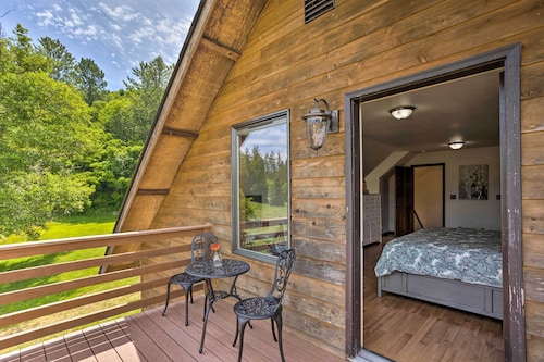 51 Mi to Mt Rainier: Mtn-View Escape on 8 Acres!