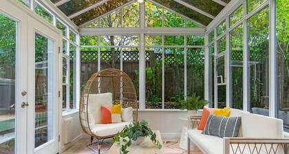 Perch - City Oasis: Spacious, Cozy Home w/ Parking & Sunroom