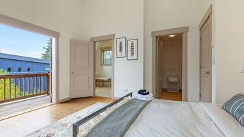 3 bedrooms, desk, iron/ironing board, free WiFi