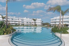 室外游泳池