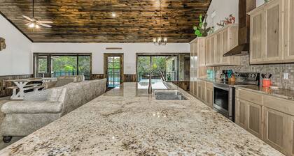 Prickly Pear, Pool, Golf Course Home, @ Frio River Vacation Rentals