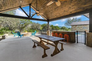 Outdoor dining