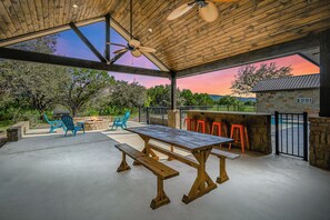 Outdoor dining