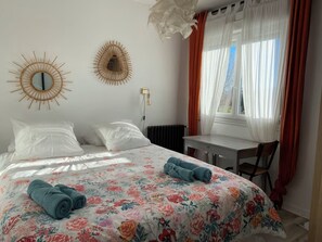 1 غرفة نوم ومكتب ومكواة/لوح كي وواي فاي مجانًا