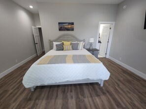 6 bedrooms, in-room safe, free WiFi, bed sheets