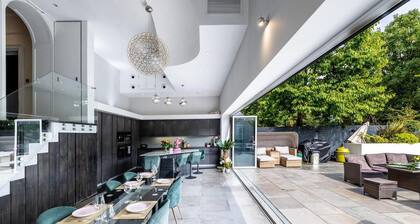 Dream House London With ac, Gym, hot Tub, Cinema