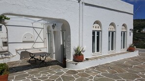 Apartment | Balcony - Traditional Comfortable Apartment With sea View (Sifnos)