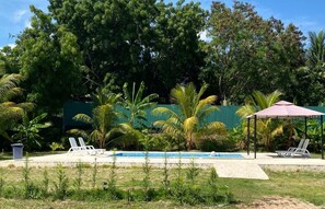 Outdoor pool - Hotel Piscalonga (Guayubín)
