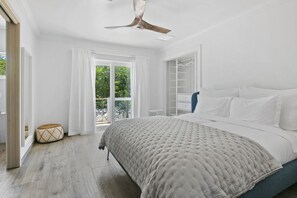 5 habitaciones, caja de seguridad en la habitación y escritorio 