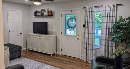 Family Friendly & Cheerful Blue Jay Ranch House close to KSU stadium