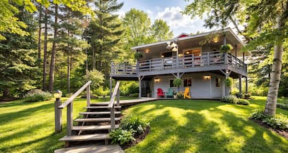 Spacious 3+1 BR, 2 Bath Cottage with Fire Pit and Pool Table