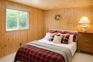 3 bedrooms, desk, iron/ironing board, WiFi