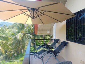 House | Balcony - Charming and Relaxing 7-bed House in Mati City, (Mati)