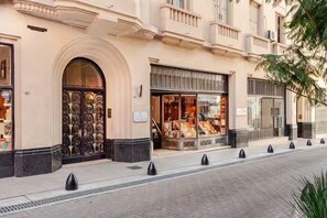 تفاصيل الفندق من الخارج