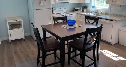 Brand new 2 bedroom carriage house with patio in the heart of Frankfort!