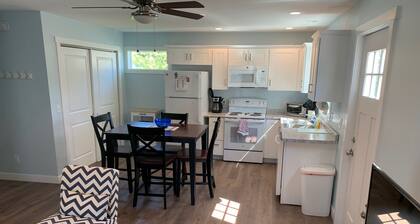 Brand new 2 bedroom carriage house with patio in the heart of Frankfort!