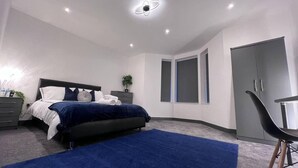 Apartment, 2 Queen Beds - Cardiff Castle & River Side Flat, The Stadium View (Cardiff)