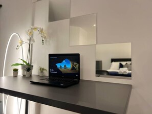 Huoneisto, 2 keskisuurta parisänkyä | 2 makuuhuonetta, silitysrauta/-lauta, ilmainen Wi-Fi, vuodevaatteet