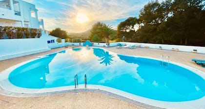 FLAT Surrounded by nature, with pool, and beach nearby