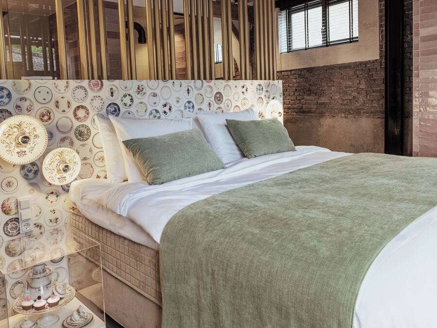 Deluxe Double Room | Peralatan tempat tidur premium, bar mini, peti besi dalam bilik