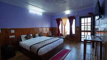 Super Deluxe Room with Terrace (Mountain View) | Egyptian cotton sheets, premium bedding, down comforters, pillowtop beds