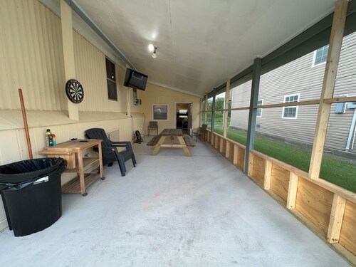 New Boat Slip! 3-Bedroom Camp IN Falgout Canal Marina, Theriot LA