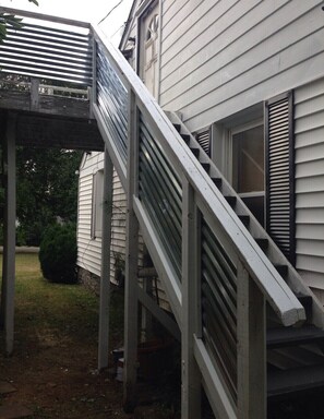 Exterior detail - Cozy-Cute-Very Safe one bedroom ￼Treetop apt in East Nashville (Nashville)