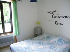 3 bedrooms, travel cot, free WiFi
