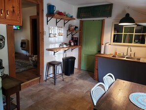 Fridge, microwave, oven, stovetop - Cozy country cottage. Half a mile from the river. (Guion)