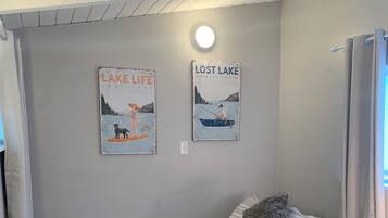 3 bedrooms, travel cot, free WiFi, bed sheets