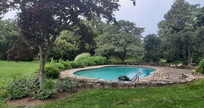 Cozy and secluded cottage located in the heart of horse country.