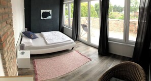 3 bedrooms, free WiFi, bed sheets - 5 minutes from the national park Holiday home for hikers, cyclists, anglers (Lunow-Stolzenhagen)