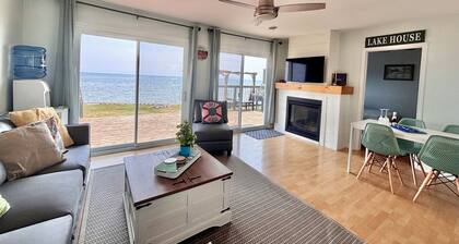 Welcome to Selkirk Oasis - Your Lakefront Getaway!