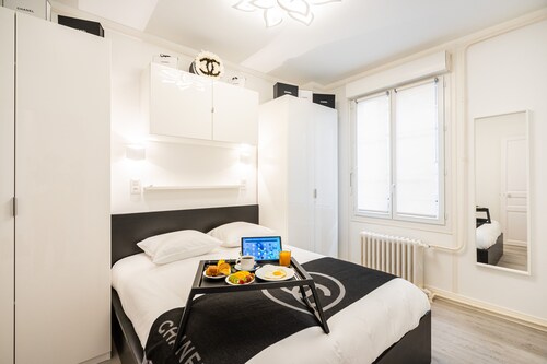 懶❤️ FRENCH TOUCH' CATHEDRAL