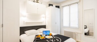 懶❤️ FRENCH TOUCH' CATHEDRAL