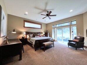 3 bedrooms, travel cot, free WiFi, bed sheets