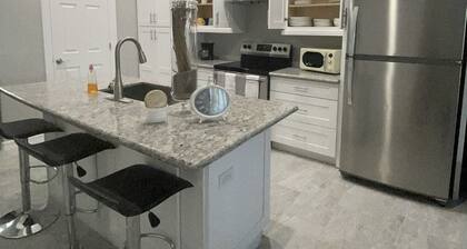 Brand new quiet house 9 min from the casino. Relax in this cozy house