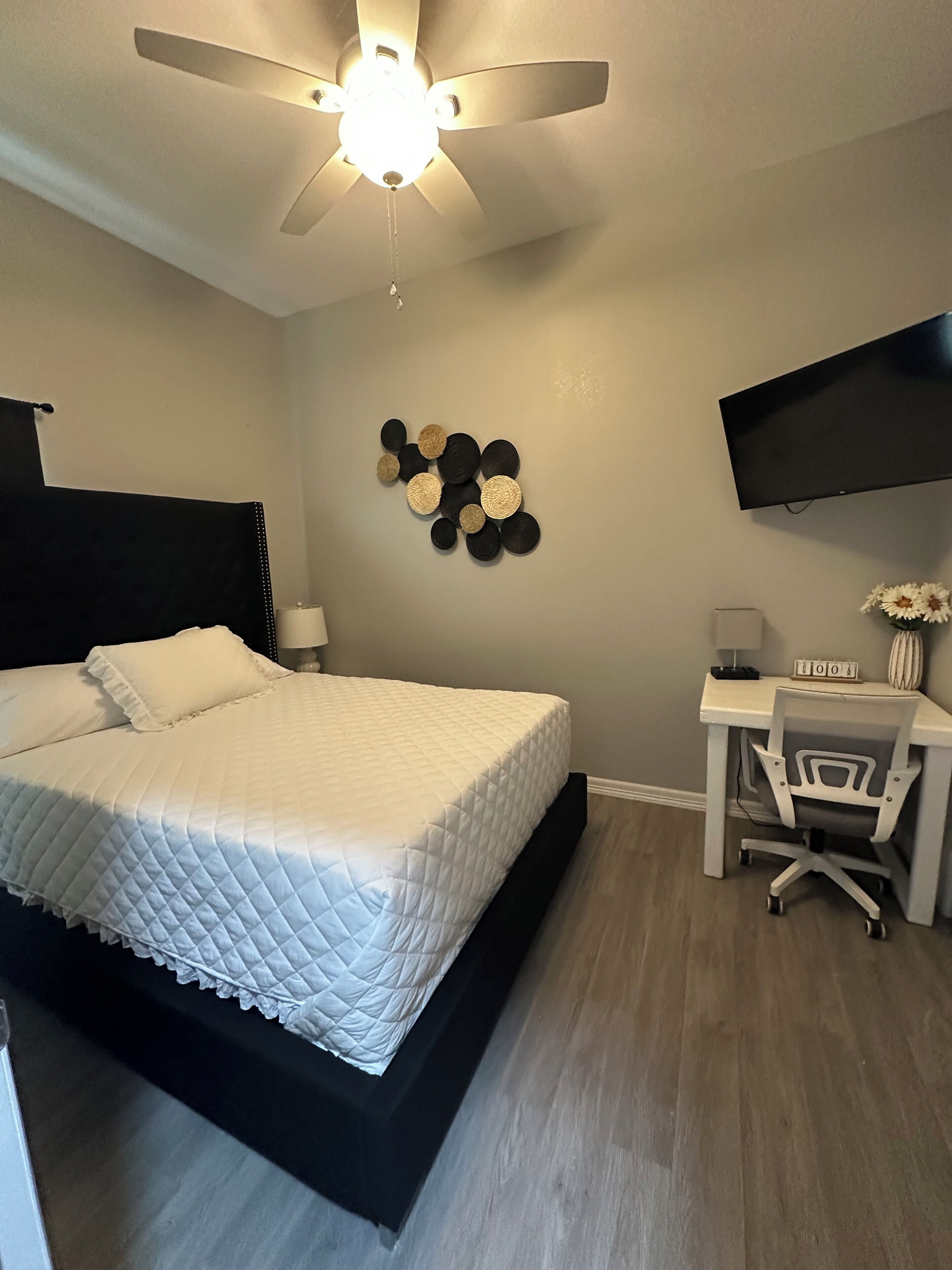 2 bedrooms, iron/ironing board, free WiFi, bed sheets