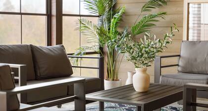 Perfect for Family Reunions & Large Groups! 3 Pools - Games - Golf - Firepit!