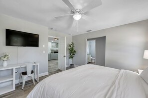 4 bedrooms, desk, iron/ironing board, free WiFi