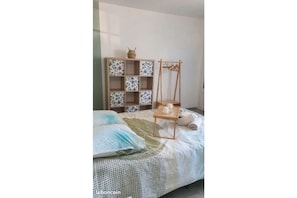 3 bedrooms, iron/ironing board, travel crib, free WiFi