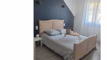 3 slaapkamers, een strijkplank/strijkijzer, reisbedje, gratis wifi