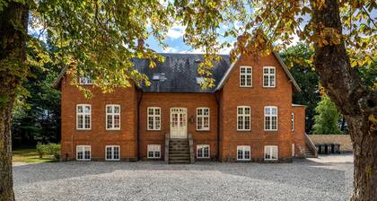 8 bedroom beautiful home in Kværndrup